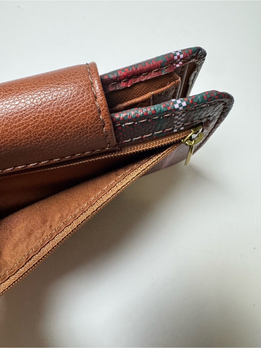 Fossil Madison Multi-Function Wallet - Picture 7 of 9